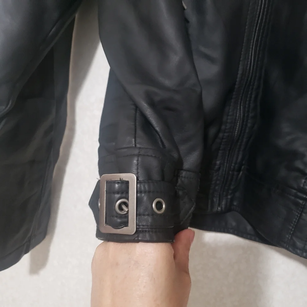NEW HERITAGE Men's Black FAUX Leather Jacket....SIZE:L